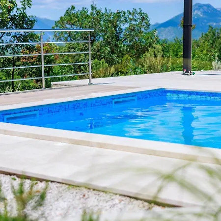Villa Perfect In Hany *